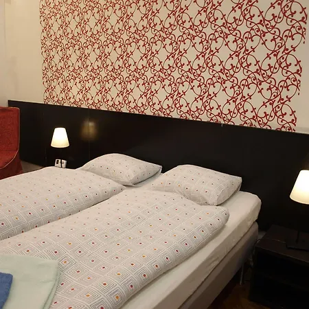 Europa Centerpoint Apartment *